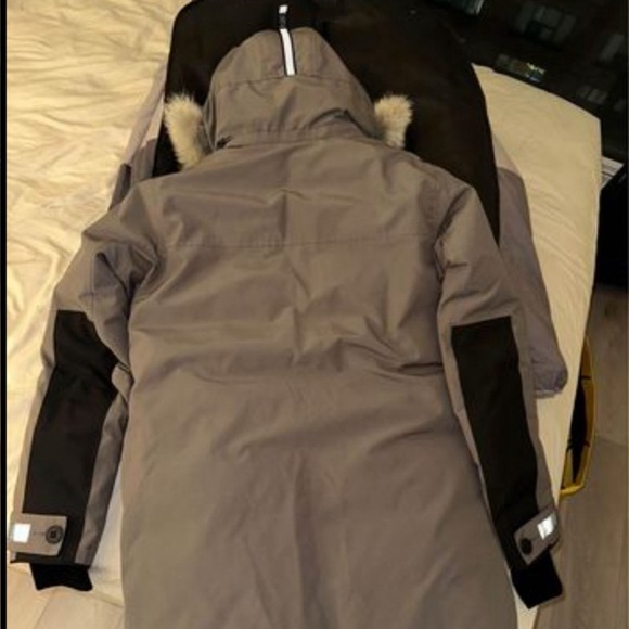 Canada Goose Parka Jacket - Picture 4 of 6